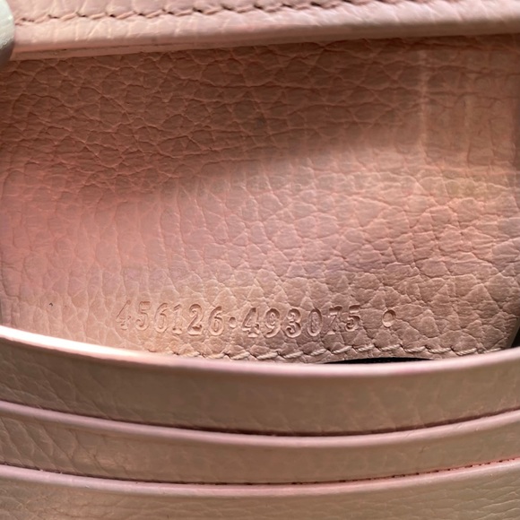 Gucci GG Marmont Case Wallet - Picture 7 of 7